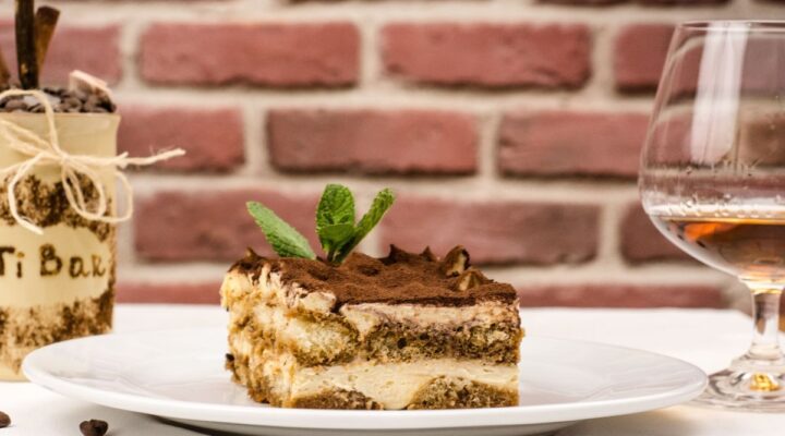 Receita de Bolo no Pote: Um Delicioso e Prático Lanche para Todas as Ocasiões